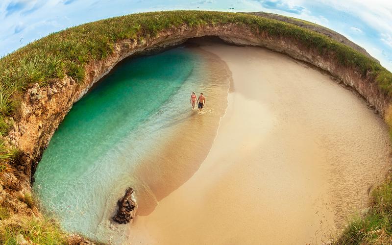 Boat Tours & Beach Adventures On The Pacific Ocean